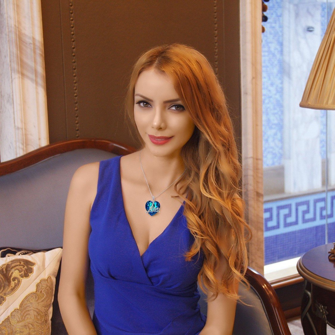 Bermuda Blue Heart Shaped Elements Lining Necklace