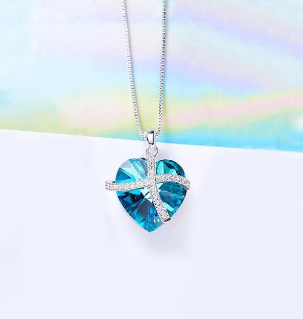 Bermuda Blue Sleek Heart Pav'e Lining Necklace in 14K White Gold