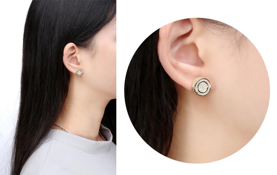 Pave Disc Stud Earring Embellished with  Crystals in 18K Gold Plated